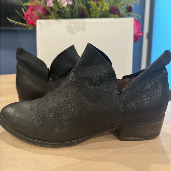 Seychelles Snare Black Leather Bootie size 8 - Picture 5 of 5